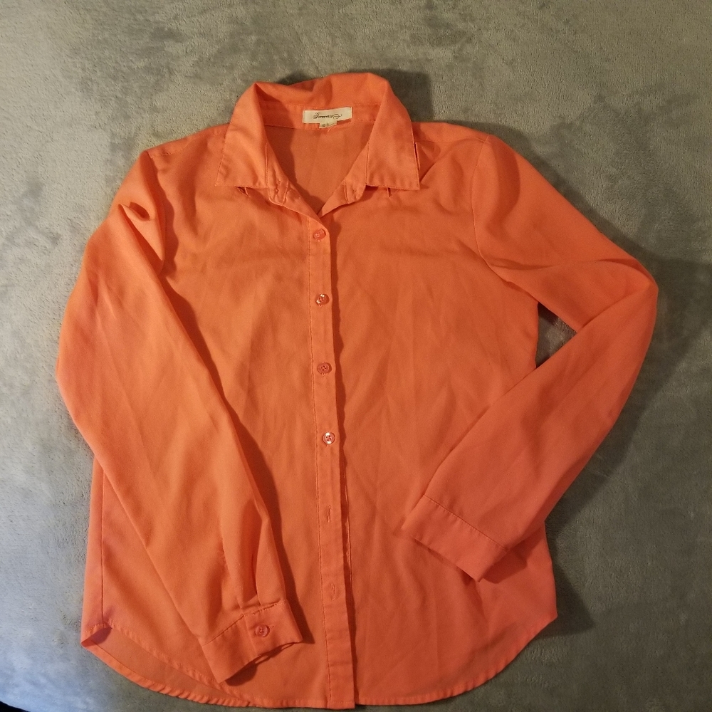 Forever 21 Button down long-sleeved shirt. Size S